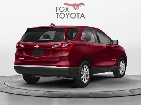 Used 2018 Chevrolet Equinox LT image 2