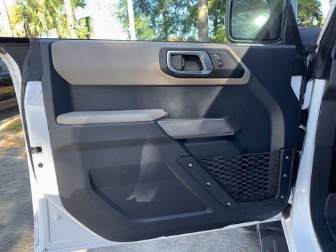 Used 2022 Ford Bronco Wildtrak image 16