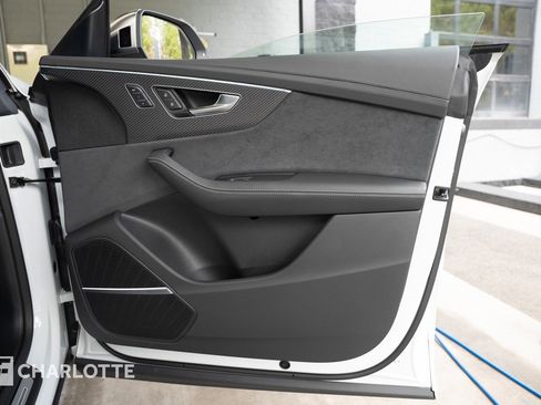 Used 2024 Audi RS Q8 image 25