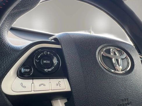 Used 2017 Toyota Prius Two w/ Prius Two Safety Plus Package FWD image 20