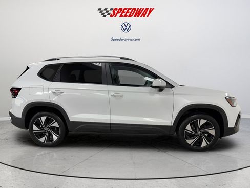 New 2025 Volkswagen Taos SE image 8