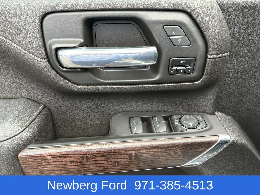 Used 2023 GMC Sierra 3500 Denali w/ Denali Ultimate Package AWD/4WD image 19