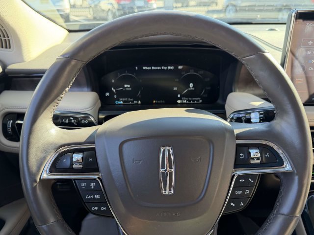 Used 2023 Lincoln Nautilus Reserve AWD/4WD image 28