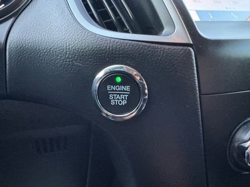 Used 2020 Ford Edge SE image 30