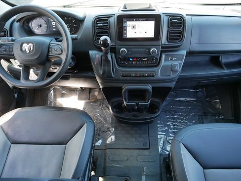 Used 2025 RAM ProMaster 2500 w/ Convenience Group FWD image 17