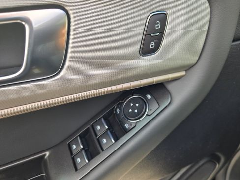 New 2026 Ford Explorer Active w/ Active Comfort Package image 16