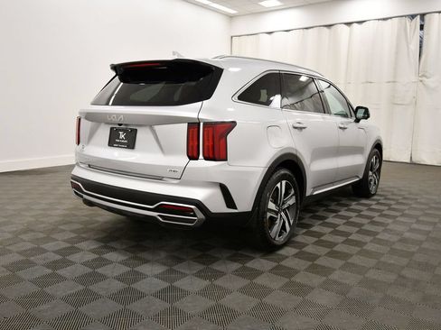 Certified 2023 Kia Sorento SX Prestige AWD/4WD image 8