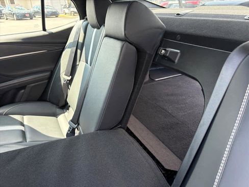 Used 2025 Toyota Camry SE image 9