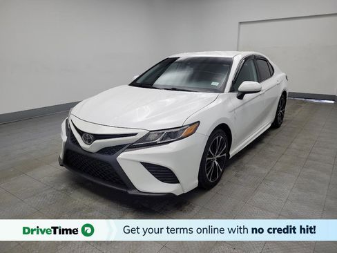 Used 2019 Toyota Camry SE image 1