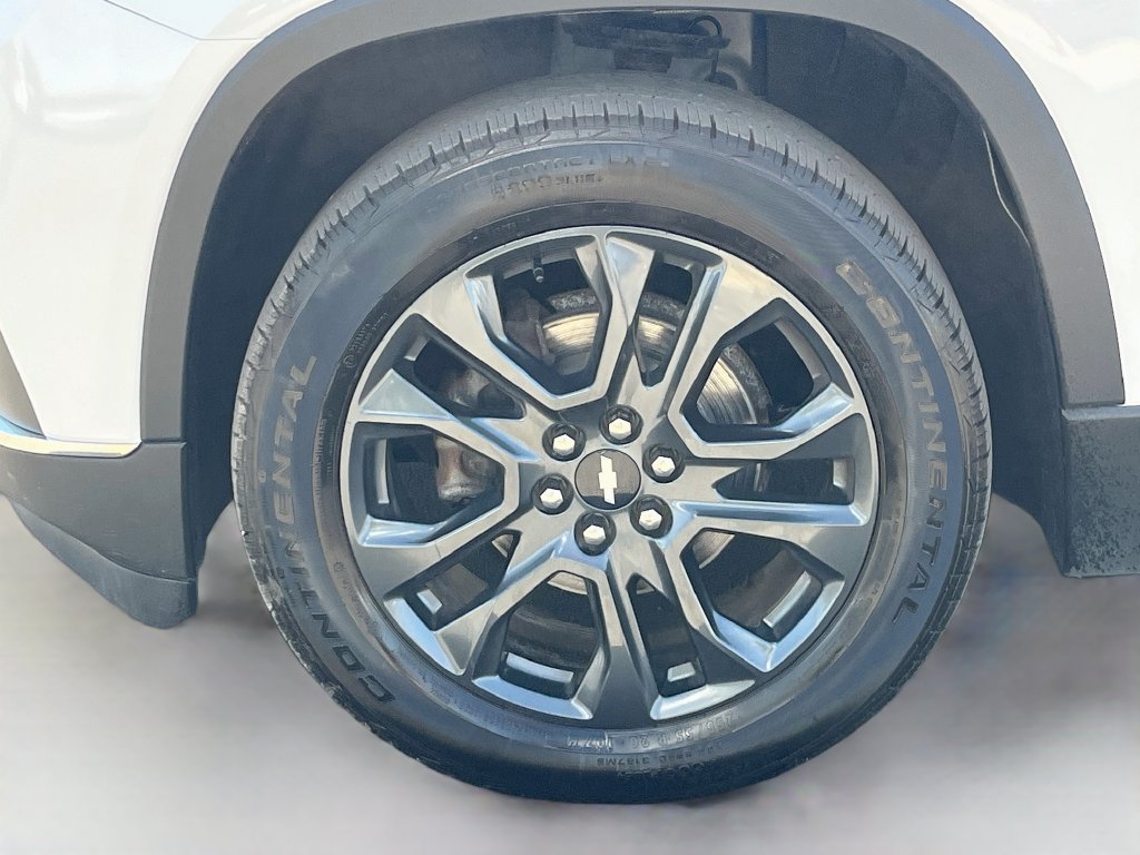 Used 2021 Chevrolet Traverse RS FWD image 32