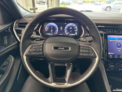 Used 2022 Jeep Grand Cherokee Trailhawk w/ ADV Protech Group II AWD/4WD image 19