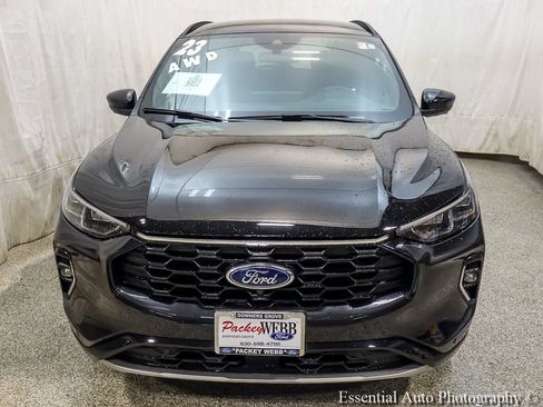 Certified 2023 Ford Escape ST-Line Elite w/ Premium Technology Package AWD/4WD image 5