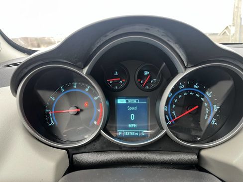 Used 2014 Chevrolet Cruze LS image 16