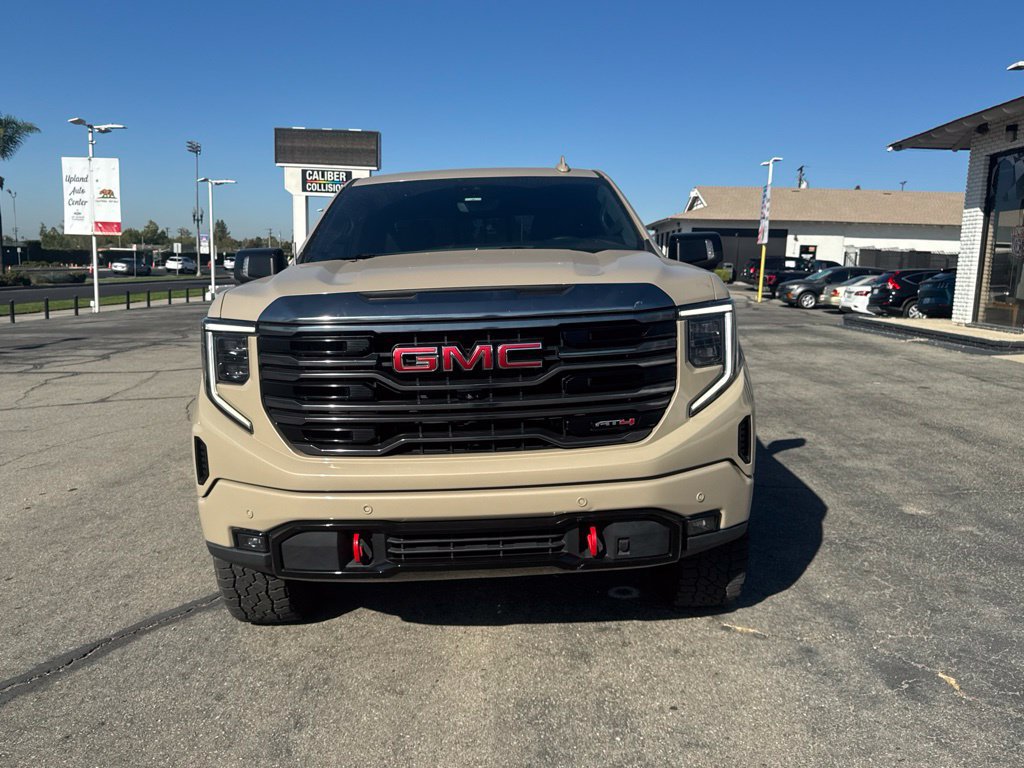 Used 2022 GMC Sierra 1500 AT4 w/ AT4 Premium Package AWD/4WD image 2