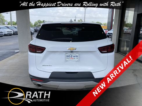 Used 2024 Chevrolet Blazer LT FWD image 8