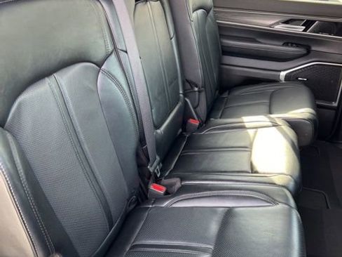 Certified 2024 Jeep Wagoneer Series II w/ Flexible Seating Group AWD/4WD image 15