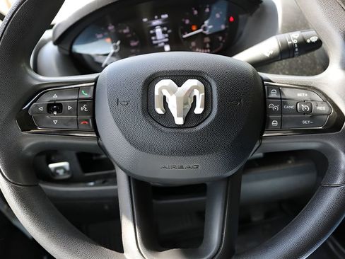 Used 2025 RAM ProMaster 2500 w/ Convenience Group FWD image 21