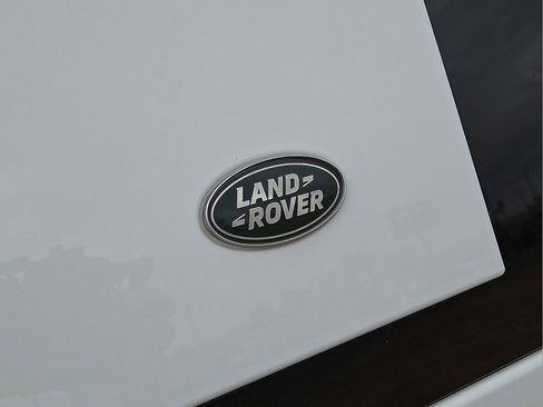 Used 2024 Land Rover Defender 110 X-Dynamic SE image 12