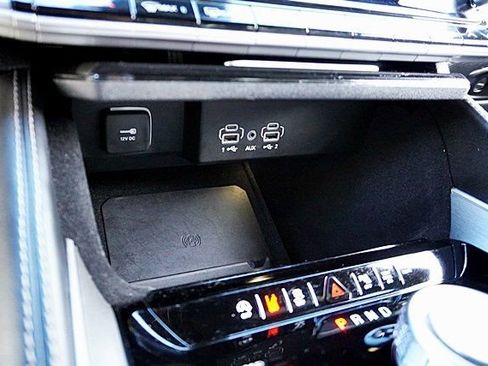 Certified 2025 Jeep Wagoneer Series II image 29