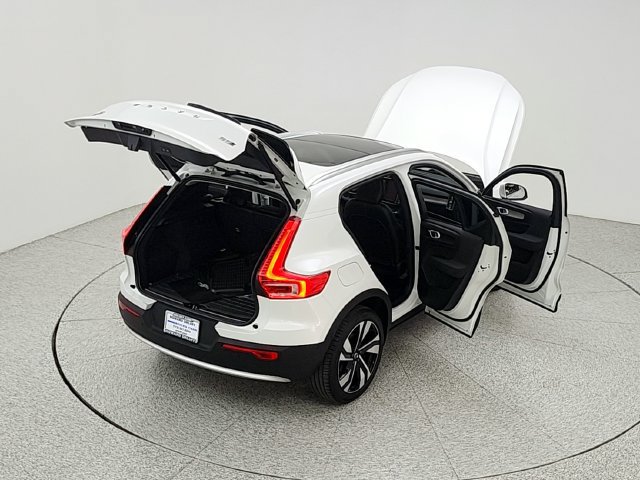 Used 2024 Volvo XC40 B5 Plus w/ Protection Package Premier AWD/4WD image 41