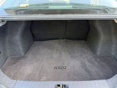 Used 2025 Nissan Versa SV image 29