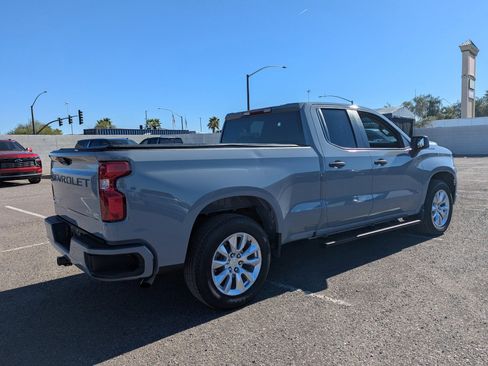 Used 2024 Chevrolet Silverado 1500 Custom image 4