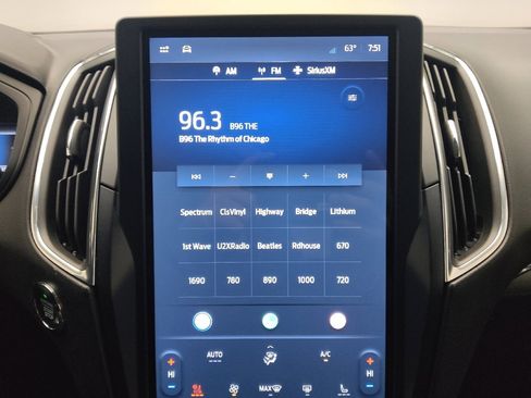 Used 2023 Ford Edge Titanium image 25
