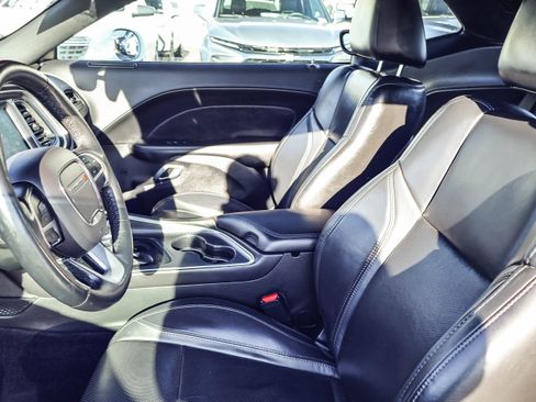 Used 2018 Dodge Challenger GT w/ Driver Convenience Group image 13