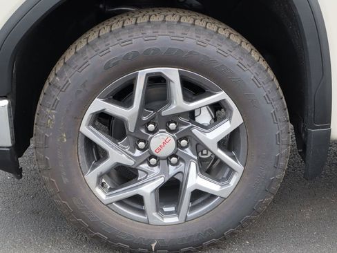 New 2026 GMC Sierra 1500 SLE AWD/4WD image 19