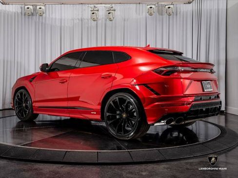 Used 2024 Lamborghini Urus S AWD/4WD image 9