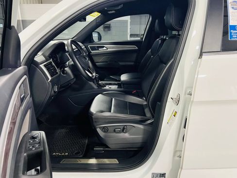 Used 2022 Volkswagen Atlas Cross Sport SE FWD image 26
