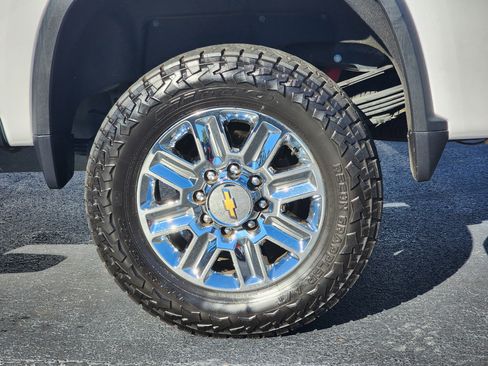 Used 2024 Chevrolet Silverado 3500 High Country w/ High Country Premium Package image 11