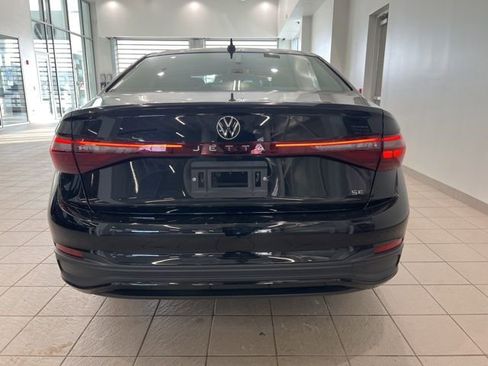 Used 2025 Volkswagen Jetta SE w/ Sunroof Package FWD image 7