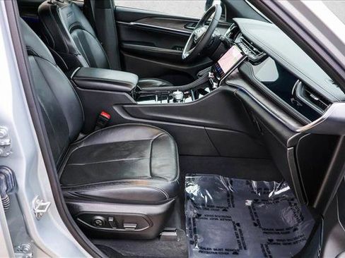 Used 2022 Jeep Grand Cherokee Overland image 27