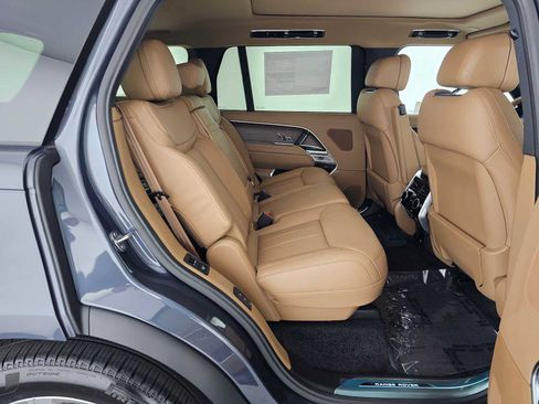 New 2026 Land Rover Range Rover Long Wheelbase SE AWD/4WD image 12