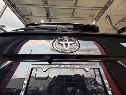 Used 2025 Toyota RAV4 XLE AWD/4WD image 44