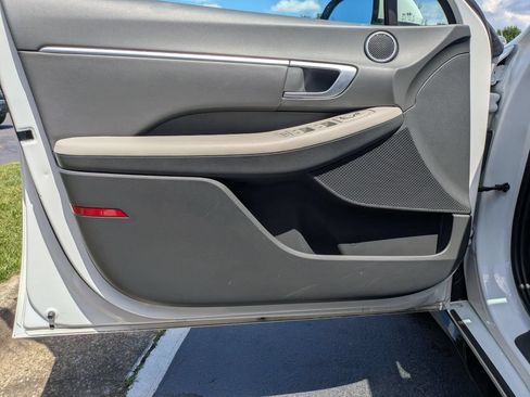 Used 2025 Hyundai Sonata SEL FWD image 11