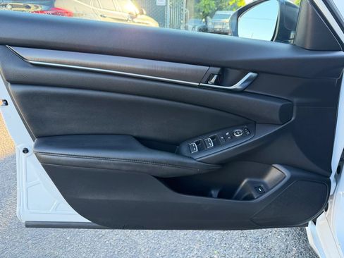 Used 2020 Honda Accord Hybrid image 8