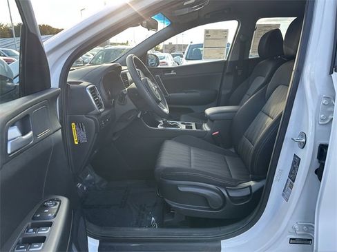 Used 2020 Kia Sportage LX image 19