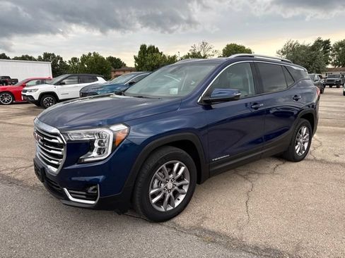 Used 2023 GMC Terrain SLT w/ Infotainment Package II AWD/4WD image 2