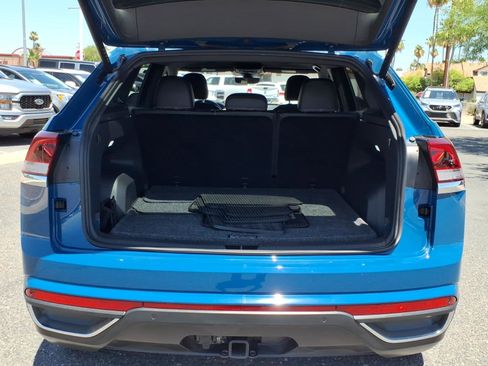 Certified 2025 Volkswagen Atlas Cross Sport SE FWD image 17