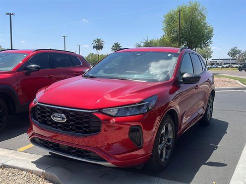 Used 2024 Ford Escape ST-Line w/ Tech Pack #1 FWD image 5
