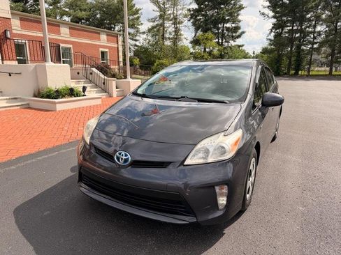 Used 2015 Toyota Prius Two image 2