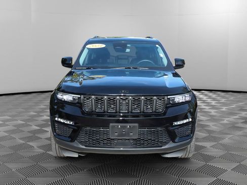 Used 2023 Jeep Grand Cherokee Limited w/ Black Appearance Package AWD/4WD image 11