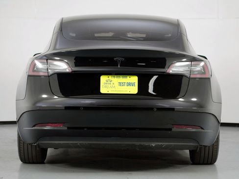 Used 2022 Tesla Model 3 image 11