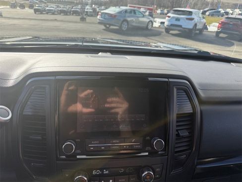 Used 2023 Nissan Titan SV w/ SV Convenience Package image 19