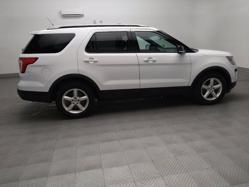 Used 2018 Ford Explorer XLT w/ Equipment Group 201A FWD image 10