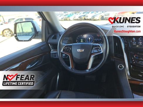 Used 2018 Cadillac Escalade Premium Luxury image 41