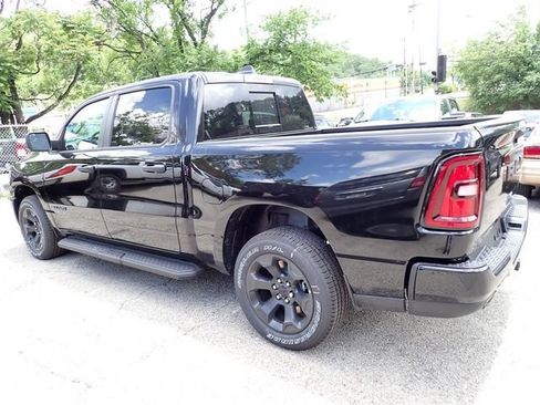 New 2026 RAM 1500 Express AWD/4WD image 3
