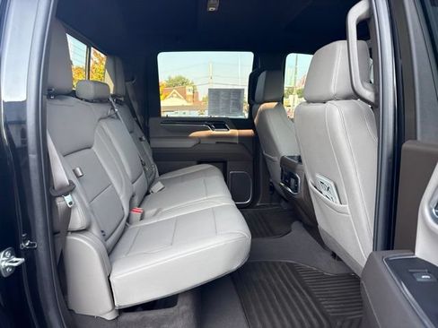 Used 2025 Chevrolet Silverado 2500 LTZ w/ LTZ Convenience Package AWD/4WD image 11